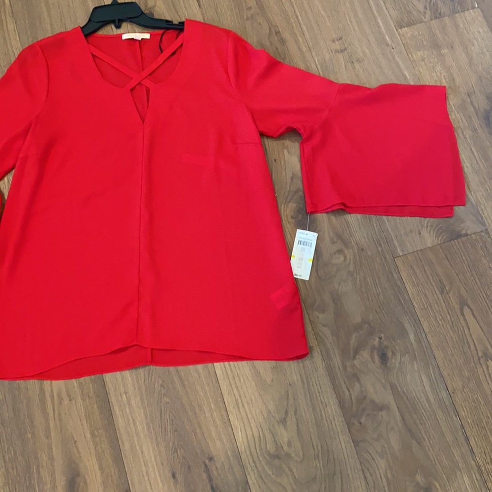 Beautiful red blouse - Picture 3 of 5